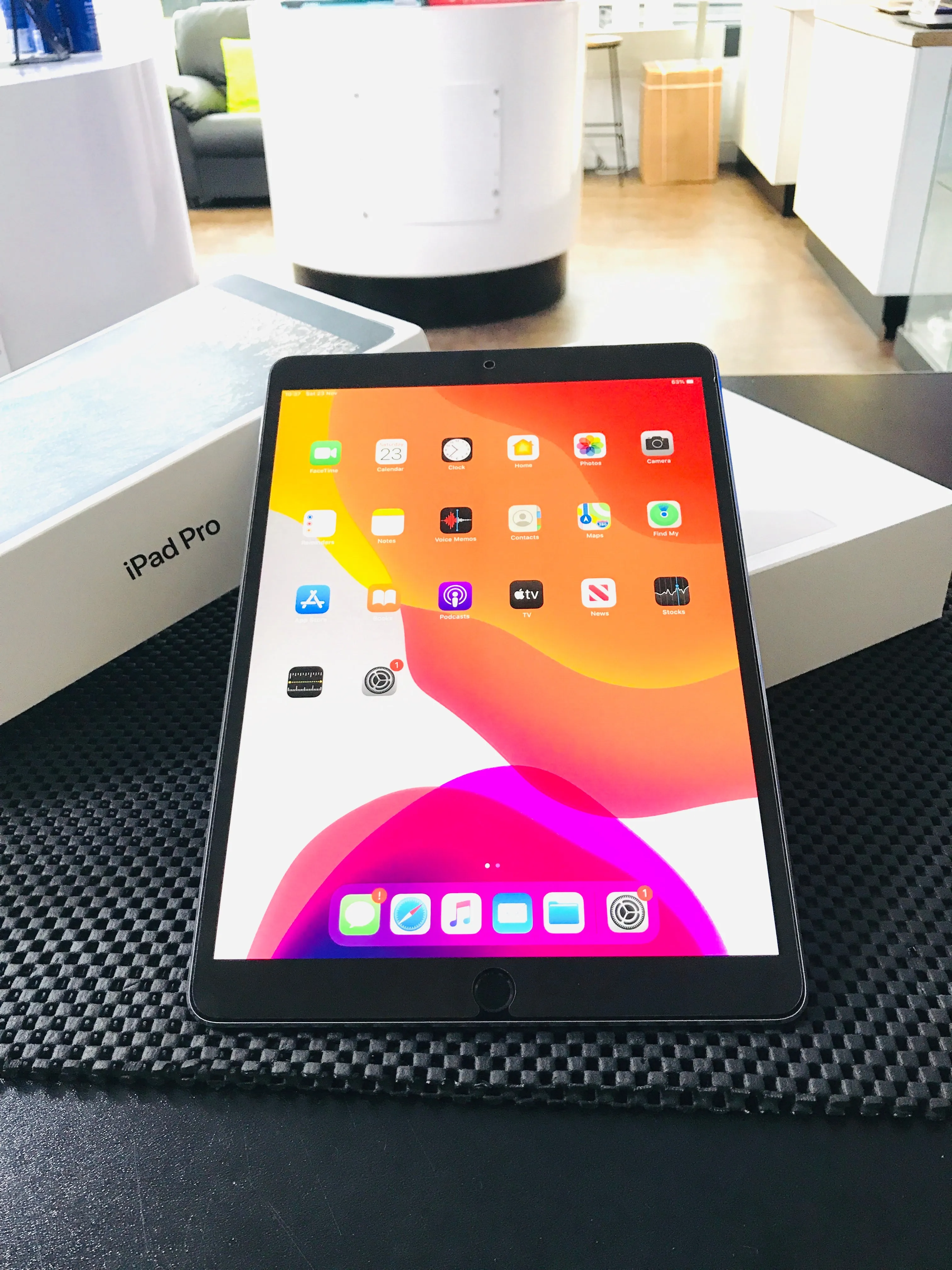 iPad Pro 10.5-inch, 512GB Wi-Fi, Cellular Slate Grey